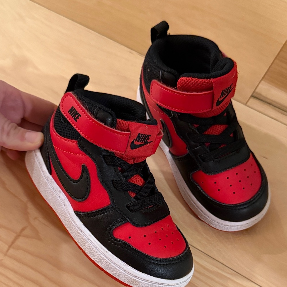 Nike Kids Black and Red Sneakers